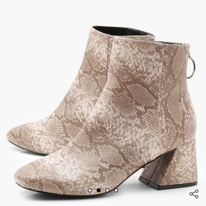 BooHoo snake print low heel boots. Size 8 NEW!